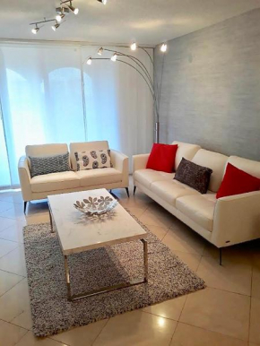 Resort Style In Aventura Florida
